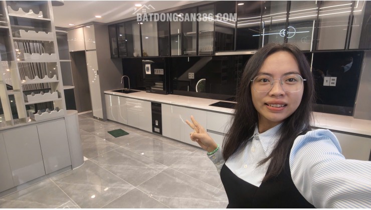 Nhà 5 tầng đầy đủ công năng ngay Aeon Tân Phú, 52m2 hẻm xe hơi chỉ nhỉnh nhẹ 6Đ